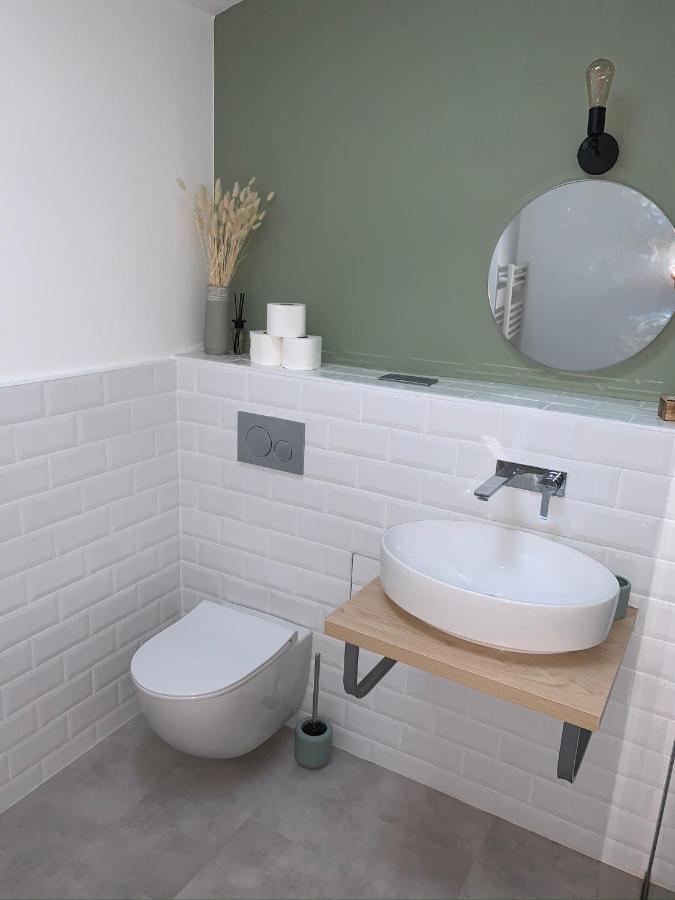 Renove Et Moderne Au Sacre Coeur Apartment